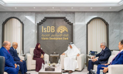 Planning Minister Discusses with Islamic Development Bank Ways to Strengthen Cooperation and Support Yemen&rsquo;s Development 